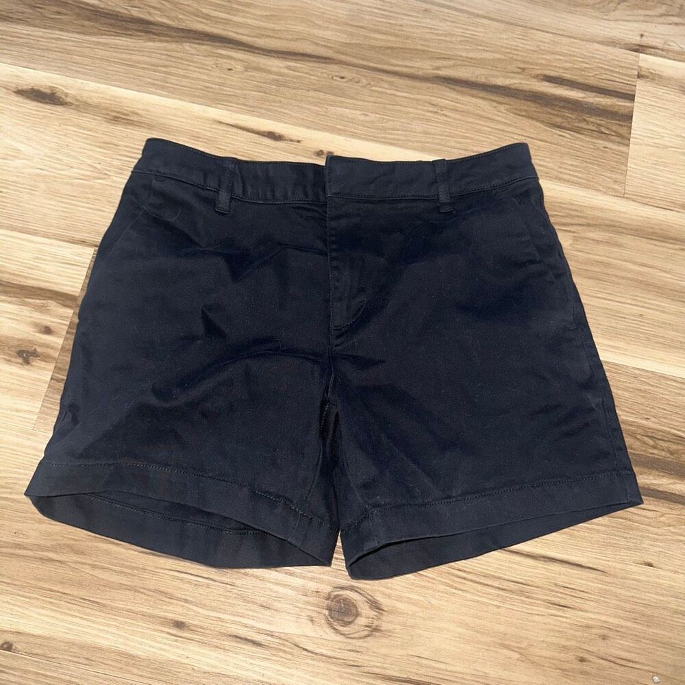 Banana Republic size 10 black flat front chino shorts